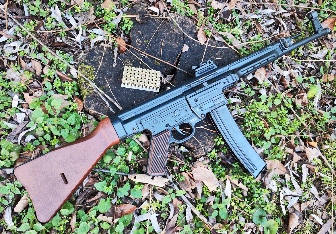 Gsg STG-44 9 mm Pak gáz-riasztó öntöltő karabély (Sturmgewehr-replika)
