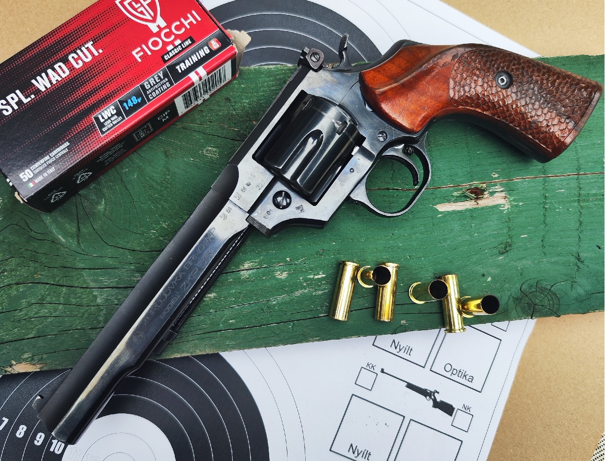 Zbrojovka Brno Zkr551 pontlövő revolver (.38 Special)